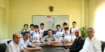 Ataşbak Şampiyon Badmintoncuları Kabul Etti