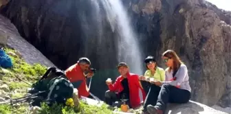 Hakkari Dağları, Yabancı Turistlerin İlgisini Çekiyor