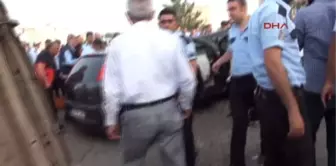 Kars - Ters Yöne Giren Minibüs, Polis Memurunun Kullandığı Otomobille Çarpıştı: 3 Ölü, 1 Yaralı