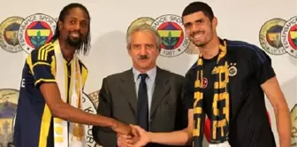 Fenerbahçe'de Yeni Transferler İmza Attı