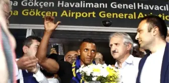 Luıs Nanı, Fenerbahçe'ye İmza Atıyor