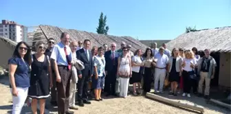 EÜ Yönetim Kurulu, Yeşilova Höyüğünde