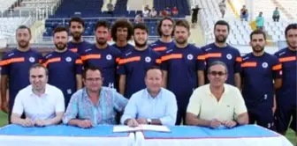 Fethiyespor'da İç Transferde Toplu İmza Töreni