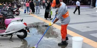 İzmit Belediyesi'nden Yağ Çözücülü Temizlik