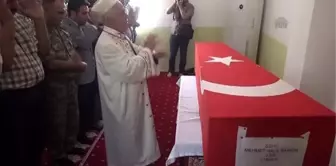 Siirt'teki Saldırıda Şehit Olan Jandarma Er Barkın'ın Cenazesi