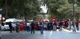 Kadıköy'de Taraftarlardan Teröre Hayır Yürüyüşü