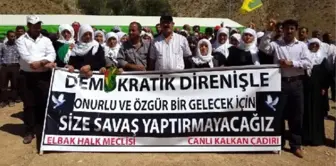 Başkale'de HDP ve DBP'lilerden Canlı Kalkan Eylemi