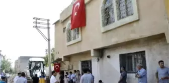 Şehit Polisin Siverek'teki Evine Ateş Düştü