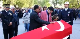 Doğum Sırasında Önce Bebeğini Sonrada Yaşam Savaşını Kaybeden Bayan Polis Memuru Son Yolculuğuna...