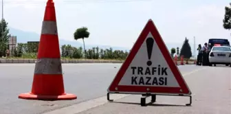 Kumluca'da Trafik Kazası: 2 Yaralı