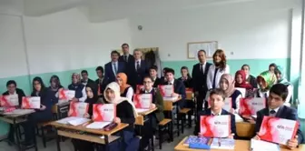 Tercan Anadolu Lisesi Öğrencilerine Tabletleri Dağıtıldı