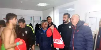 Manisa Büyükşehir Belediyespor Suyla Kaplı Sahadan 3 Puan Çıkardı