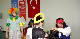 Gönüllü Bayanlar Yetimleri Sıcak Yürekleriyle Kucakladılar