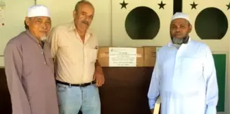 Hediye Kur'an-ı Kerimler Yeni Kaledonya Müslümanlarına Ulaştı