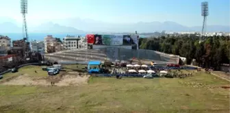 Antalya'nın Yarım Asırlık 'Atatürk Stadı' Yıkılıyor