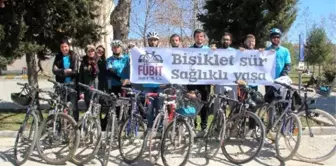 Elazığ'da Sağlık Çalışanları Pedal Çevirdi