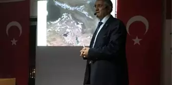 Prof. Dr. Ceylan, 'Iğdır Tarihinde Urartu İzleri' Konulu Konferansta Konuştu