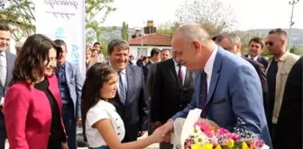 Selendili Çocuklara İki Güzel Hizmet