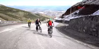 Erzurum Palandöken'in Çılgın Bisikletçileri