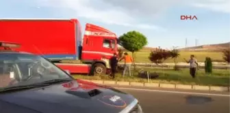 Elâzığ Tır'ın Çarptığı Araçta Sıkışın Sürücü Ağır Yaralandı