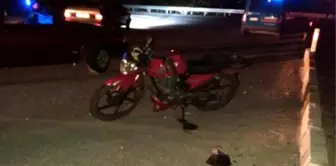 Kasksız Motosikletli Genç Yaşamını Yitirdi