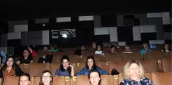 Kadınlar, Kanal D Dizisini Sinema Salonunda İzledi