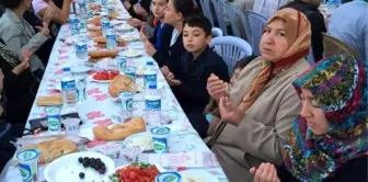 Cami Cemeatinden Bin Kişilik İftar