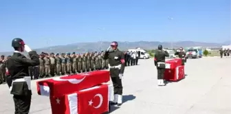 Şehit Askerlerin Naaşları Memleketlerine Uğurlandı