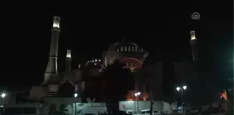 Ayasofya'da 85 Yıl Sonra Sabah Ezanı Okundu