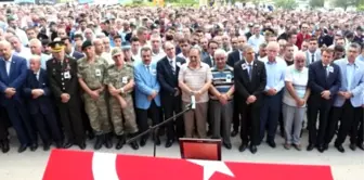 Giresun'da Düşen Helikopterin Şehit Pilotu Yarbay Özer Gözyaşlarıyla Toprağa Verildi