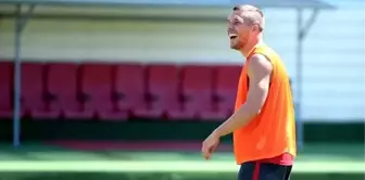 Podolski, Paylaşımıyla Fenerbahçeli Taraftarları Kızdırdı