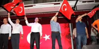 Balıkesirli Vatandaşların Demokrasi Nöbeti Sürüyor