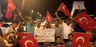 Şanliurfa'nin Demokrasi Nöbetinde Gençler Dikkat Çekiyor