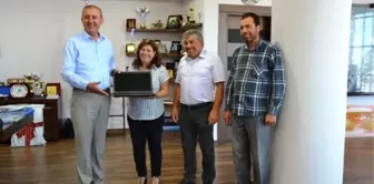 Biga Belediyesi'nden Muhtarlara Laptop Hediye