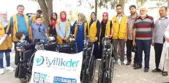 İyilik-Der'den Tekerlekli Sandalye Yardımı