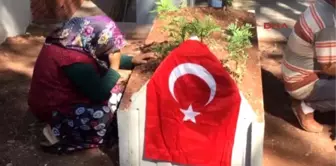 Osmaniye'de Ki Şehitliklerde Buruk Bayram