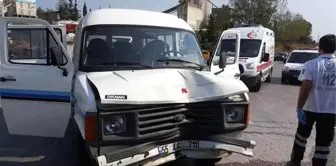 Samsun'da Minibüs ile Kamyonet Çarpıştı: 5 Yaralı