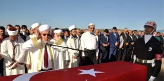 Osmaniyeli Şehit Jandarma Uzman Çavuş Toprağa Verildi