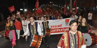 Tarsus'ta Cumhuriyet Yürüyüşü