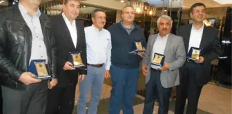 Sivrihisarlılar Derneği'nden İş Adamları ve Hayırseverlere Plaket