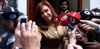 Arjantin Eski Devlet Başkanı Cristina Fernandez Yolsuzluk Yaptığı İddiasıyla Mahkemeye Çıktı