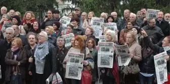 CHP'lilerden 'Cumhuriyet Gazetesi' Protestosu