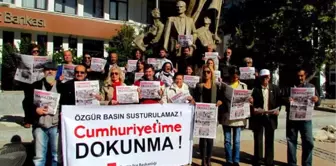 Çeşme'de Cumhuriyet Gazetesi'ne Destek Eylemi