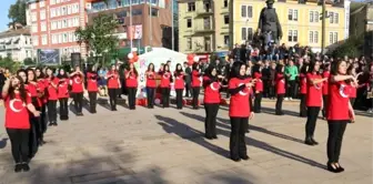 Giresun'da Öğrenciler İşaret Diliyle 15 Temmuz Marşı Okudular