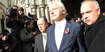 Julian Assange, Londra'da Sorgulandı