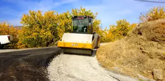 Büyükşehir Belediyesi Doğanyol'da yol mesaisinde