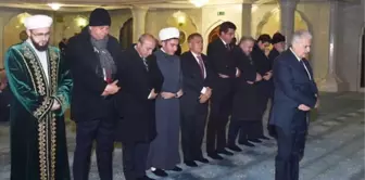 Başbakan Yıldırım Namaz Kıldırdı!