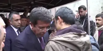 Bakan Zeybekci, Şehit Er Ilhan'ın Ailesini Ziyaret Etti - Denizli