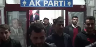 Çam Ağaçlarını Mehmet Akif Ersoy'un Şiirleriyle Süslediler