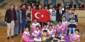 Futsalda Uluğ Bey Ortaokulu Şampiyon